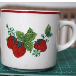 Ming Pao Strawberry Ceramic Coffee Mug White Red Trim Vintage Cottagecore 3 inch